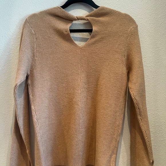 New Easel Sweater Tan V Neck Keyhole Mid weight Pullover Cozy Relaxed Fit - Picture 9 of 11